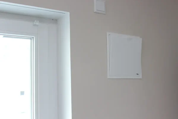 Decentrale-ventilatie-met-wtw-in-woonkamer